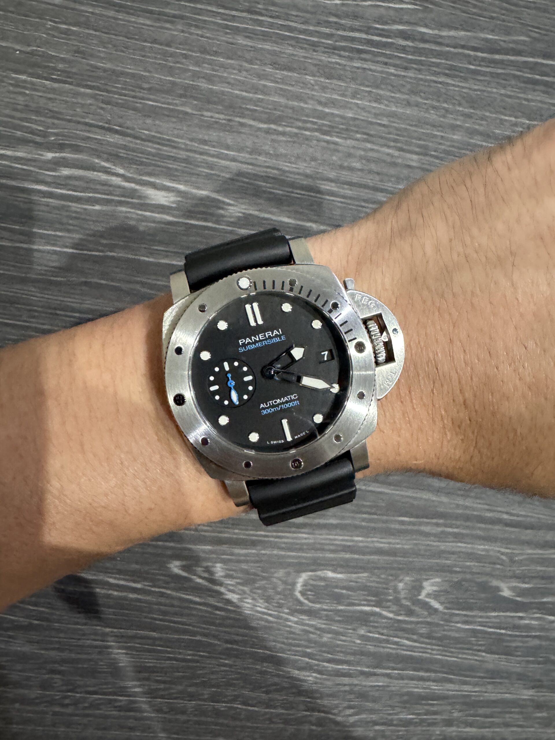 Panerai Submersible 42mm Pam 973 00973 Black Dial