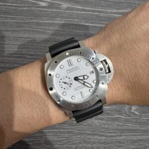 Panerai Submersible Bianco 42mm Pam 1223 01223