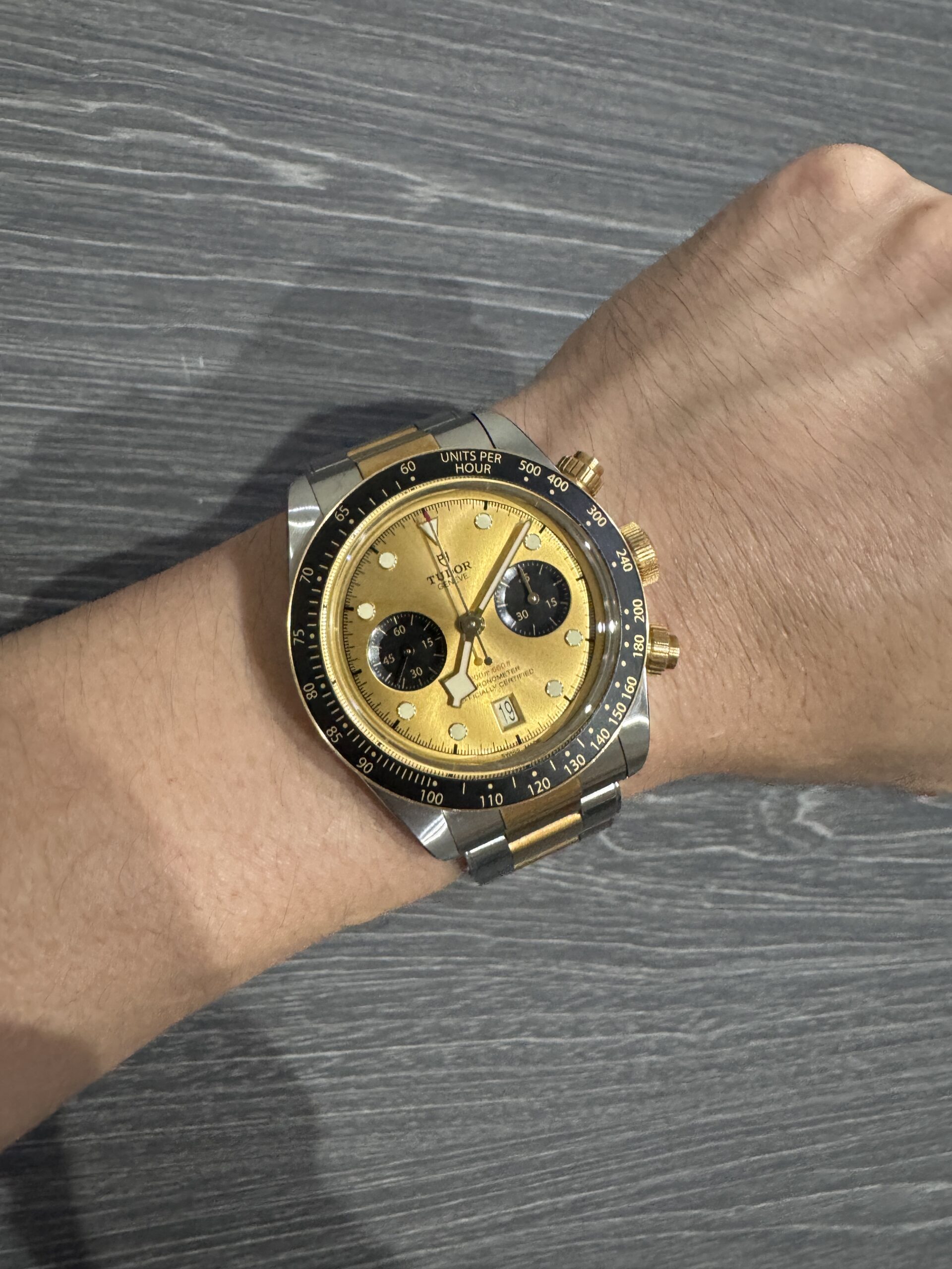 Tudor Black Bay Chronograph 41mm S & G Two Tone 18K Half Gold Steel Champagne Black Dial 79363N M79363N-0007